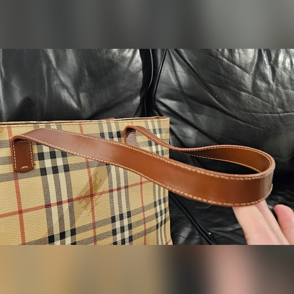 *MINT CONDITION* Vintage Burberry Haymarket Tote w/ free key fob & bag - Picture 8 of 16